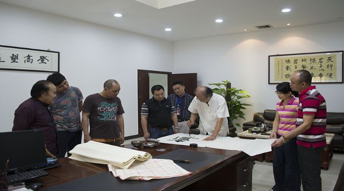 张剑岑先生为午夜免费福利视频陶题词“厚道”、“今生今世 午夜免费福利视频陶”