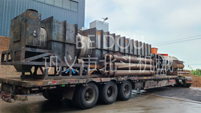 全自动生物质颗粒午夜在线观看视频装车完毕发往云南