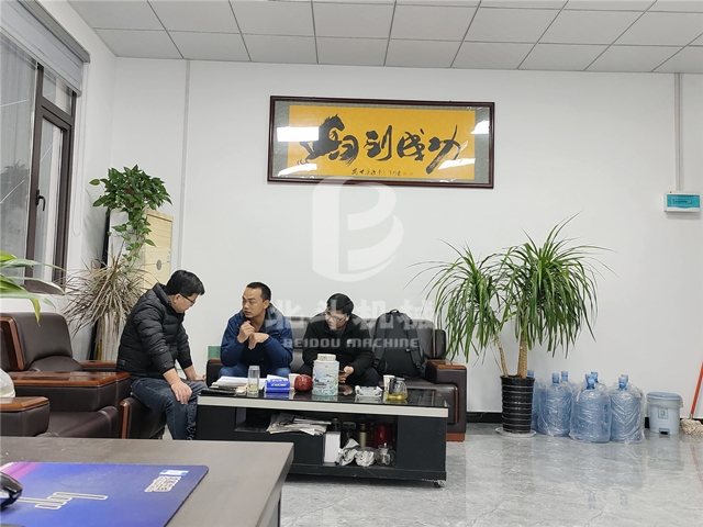 江西客户实地考察锂电池午夜在线观看视频