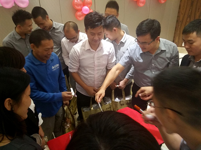 午夜免费福利视频陶瓷砖四周年庆
